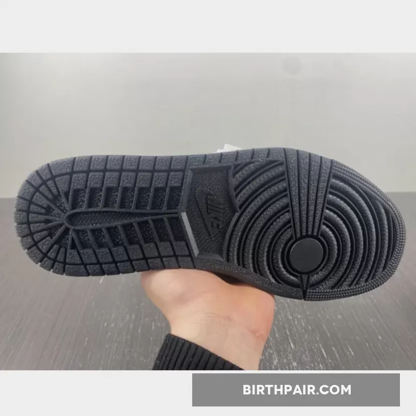 Travis Scott X Air Jordan 1 Low Black White Online