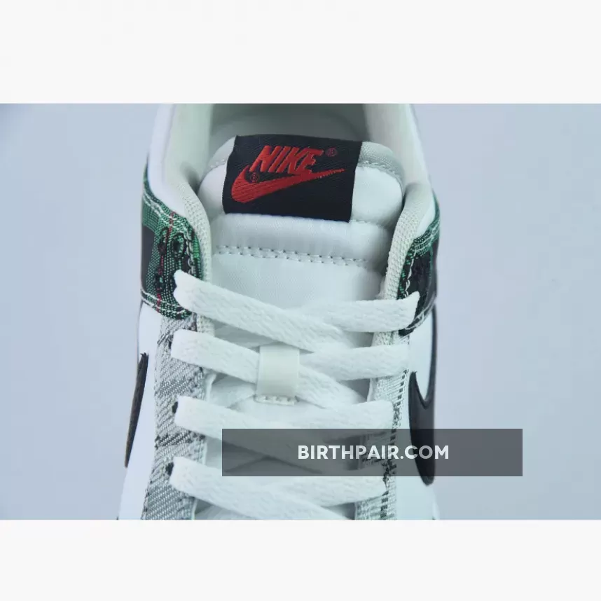 Nike Dunk Low 'Tartan Plaid' White/Black-University Red DV0827-100 / Nike Plaid Dunks