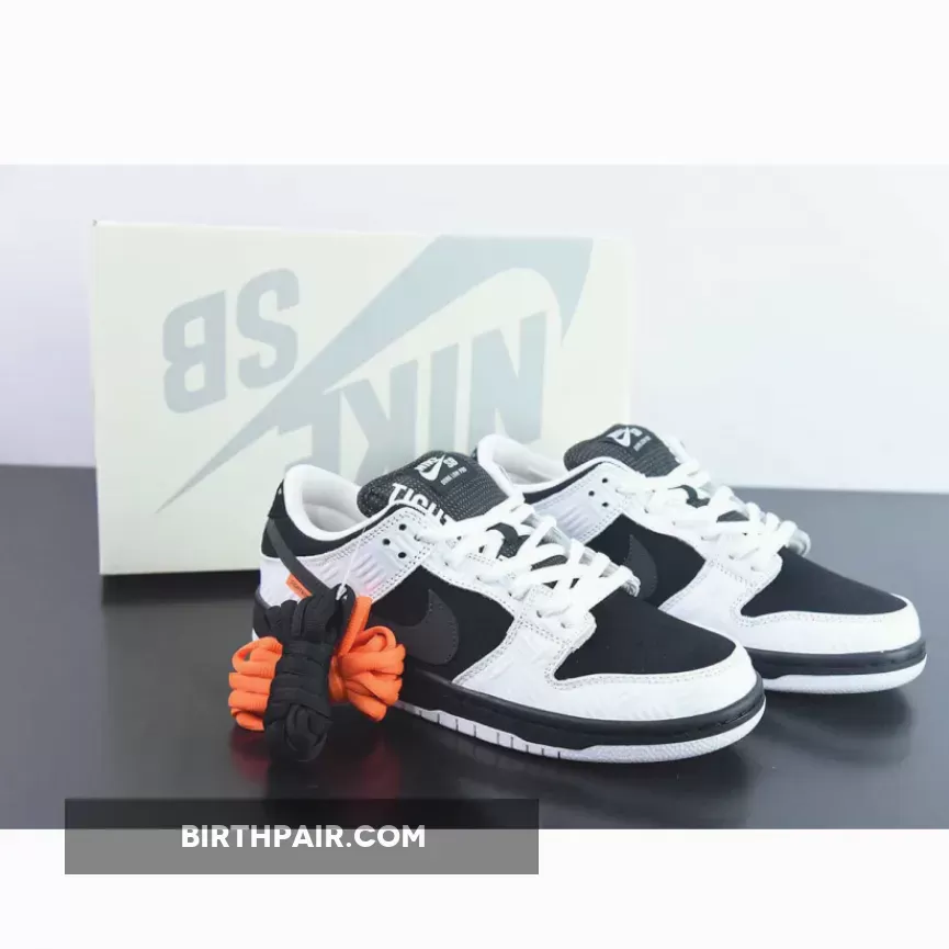 TIGHTBOOTH x Nike SB Dunk Low White Black / Nike Tightbooth