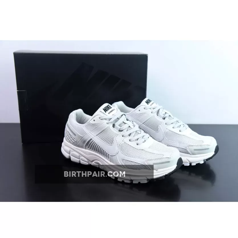 Nike Zoom Vomero 5 Vast Grey/Black-Sail-Metallic Silver / nike vomero white