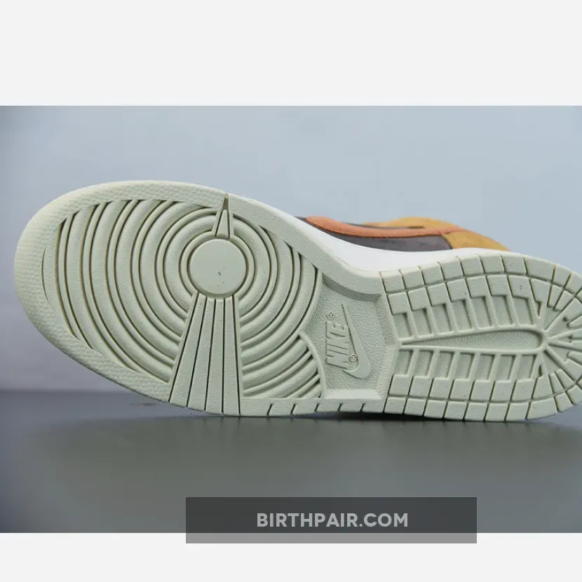 Nike Dunk High Velvet Brown/Dark Russet-Dark Curry-Sail