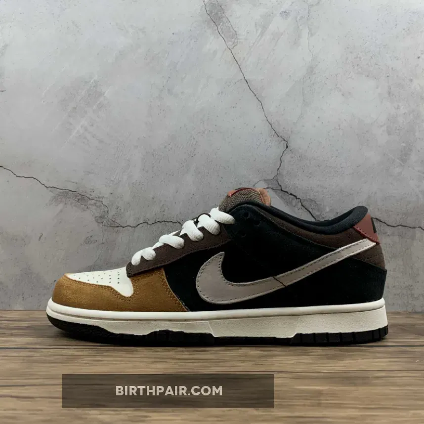 Joe Strummer Dunks / Nike SB Dunk Low 'Joe Strummer' Black/Metallic Zinc 304292-902