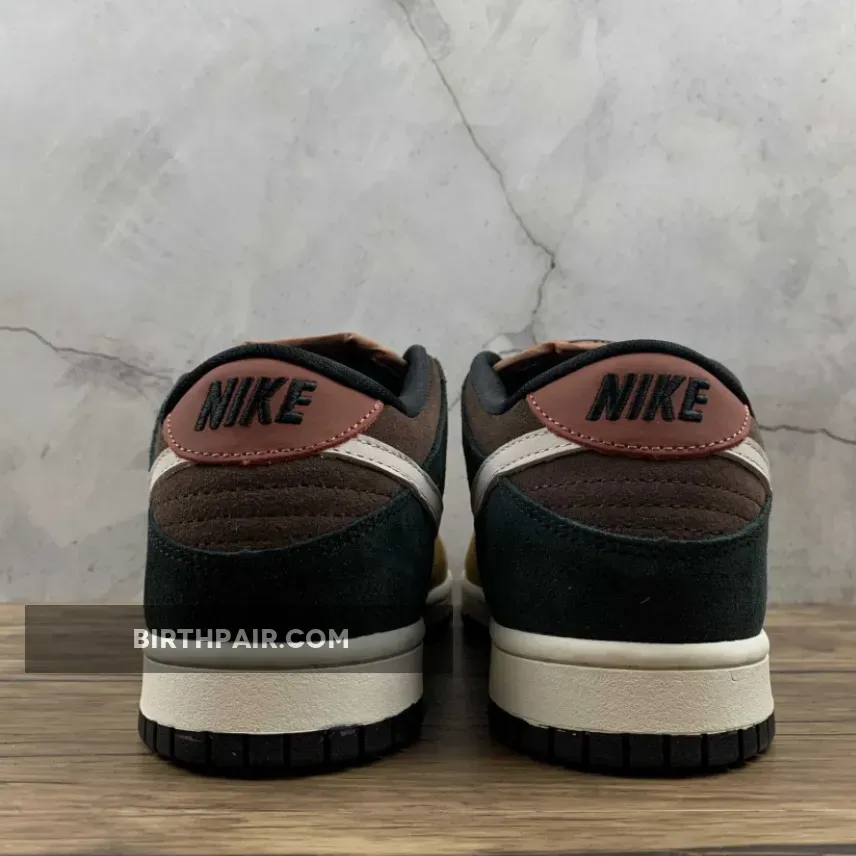 Nike SB Dunk Low 'Joe Strummer' Black/Metallic Zinc , Joe Strummer Dunks