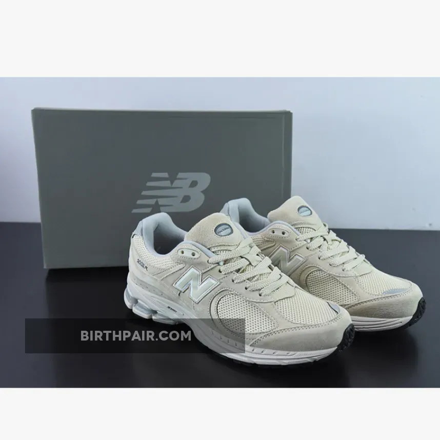 New Balance 200s New Balance 2002R Bone Light Aluminum