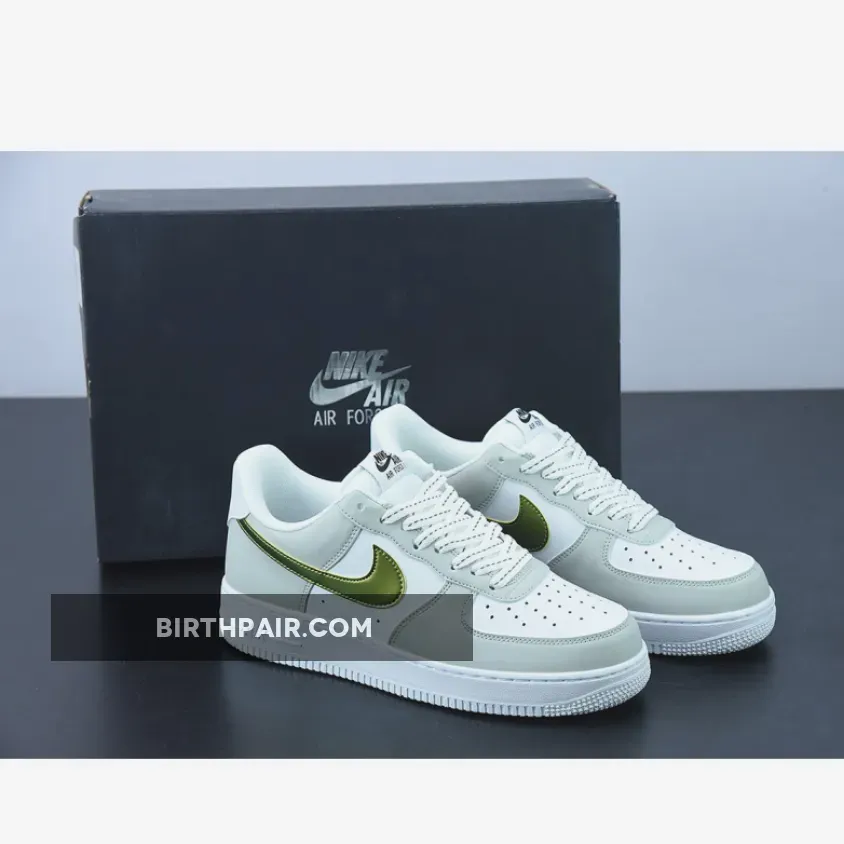 Nike Air Force 1 Low Metallic Summit White DC9029-100