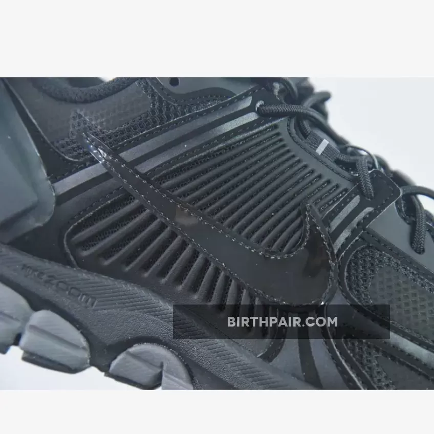 A COLD WALL x Nike Zoom Vomero 5s Black / A Cold Wall Vomero