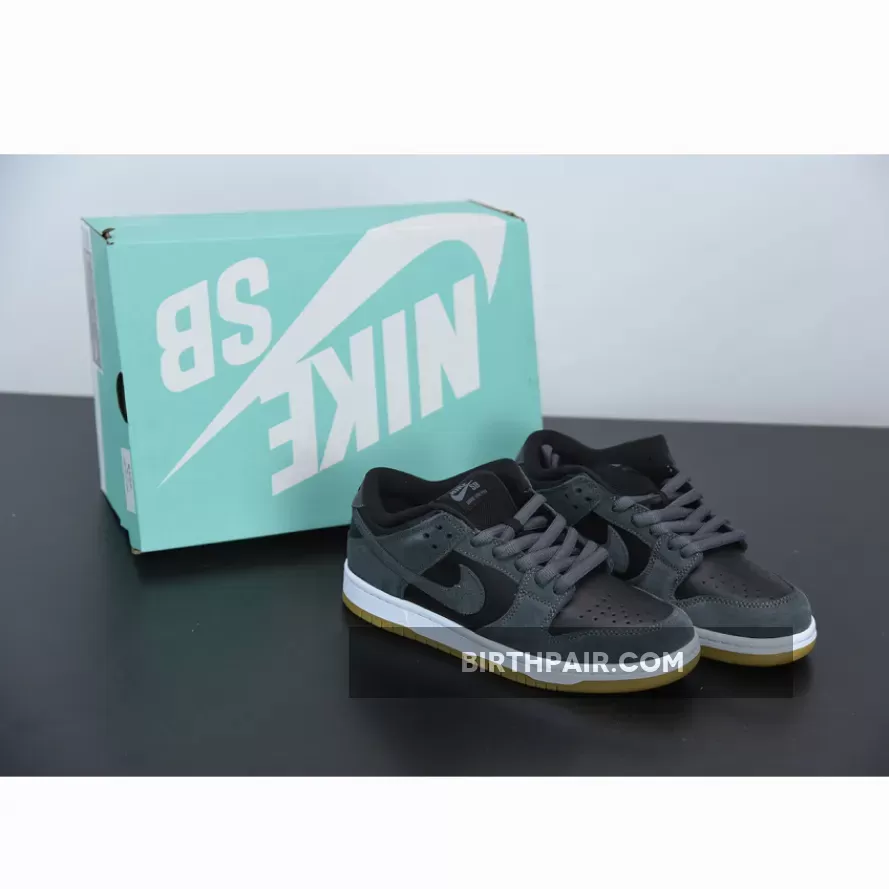 Gray Black And White Dunks / Nike SB Dunk Zoom Low Dark Grey