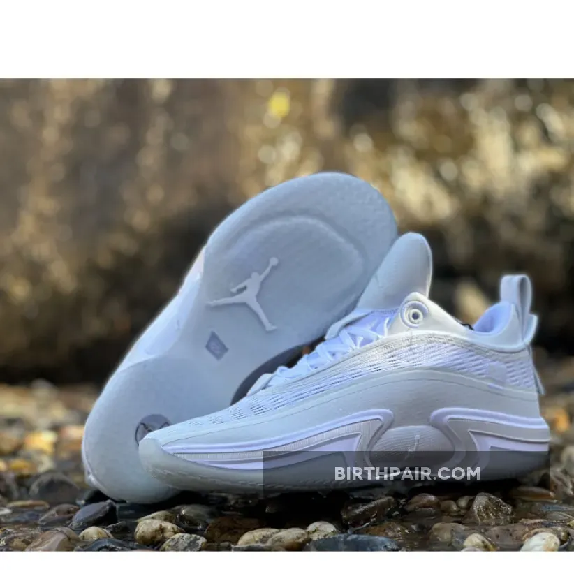 Jordan 36 Size 11 / Air Jordan 36 Low White Iridescent