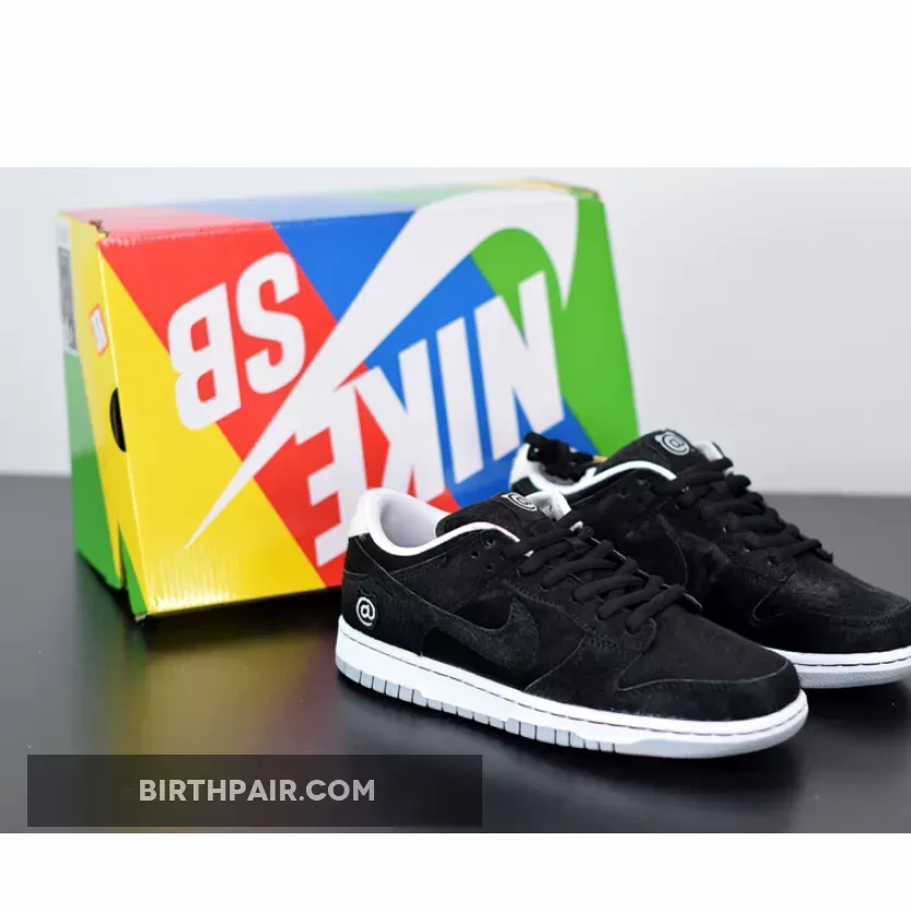 Medicom 3 Nike Sb Medicom Toy x Nike SB Dunk Low 'BE@RBRICK'