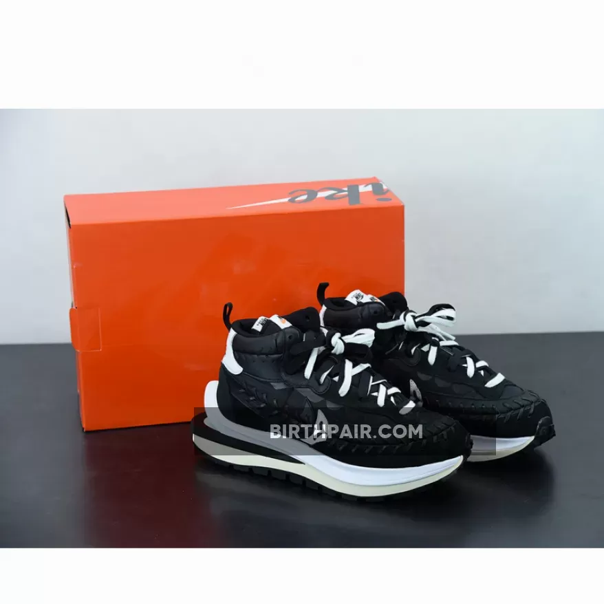 Jean Paul Gaultier X Sacai X Nike Vaporwaffle Black/Black-White / sacai jean paul gaultier