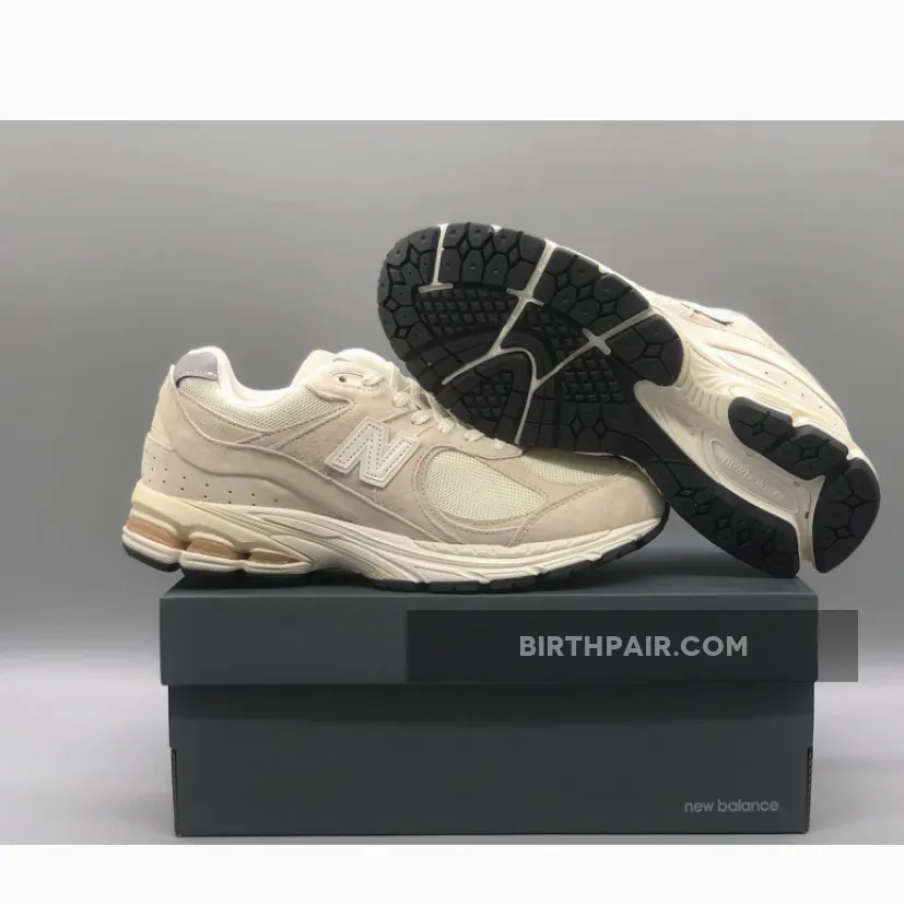 New Balance 2002R Calm Taupe Angora / New Balance 2002r Calm Taupe On Feet