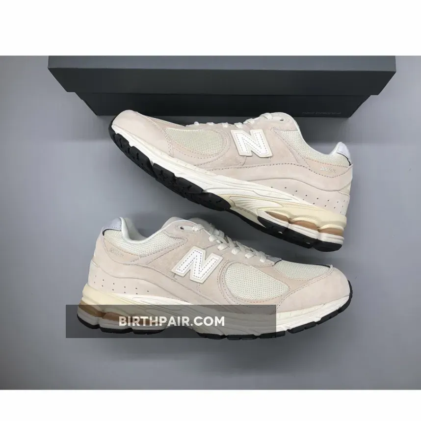 New Balance 2002R Calm Taupe Angora / New Balance 2002r Calm Taupe On Feet