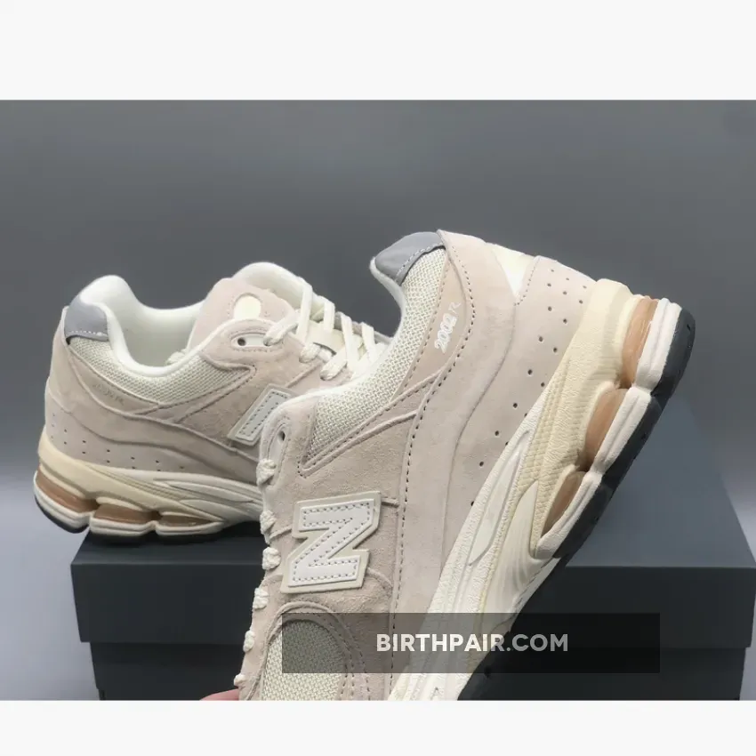 New Balance 2002R Calm Taupe Angora / New Balance 2002r Calm Taupe On Feet