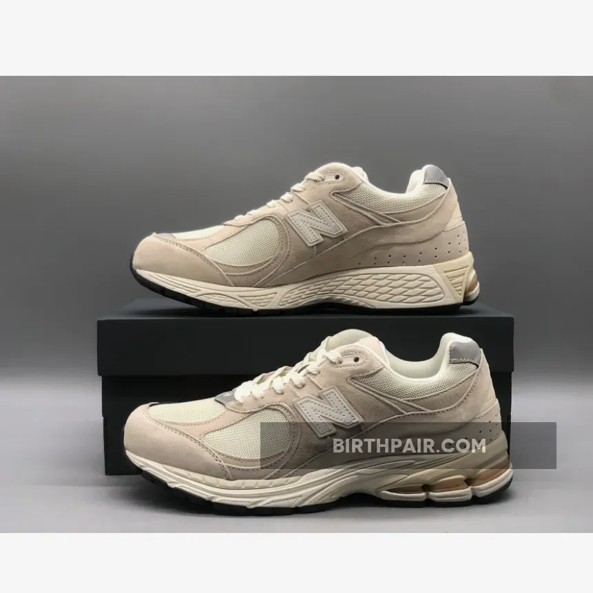 New Balance 2002R Calm Taupe Angora / New Balance 2002r Calm Taupe On Feet