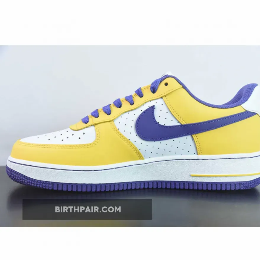 Air Force 1 Kobe Bryant / Kobe Bryant X Nike Air Force 1 Low White/Varsity Maize/Purple