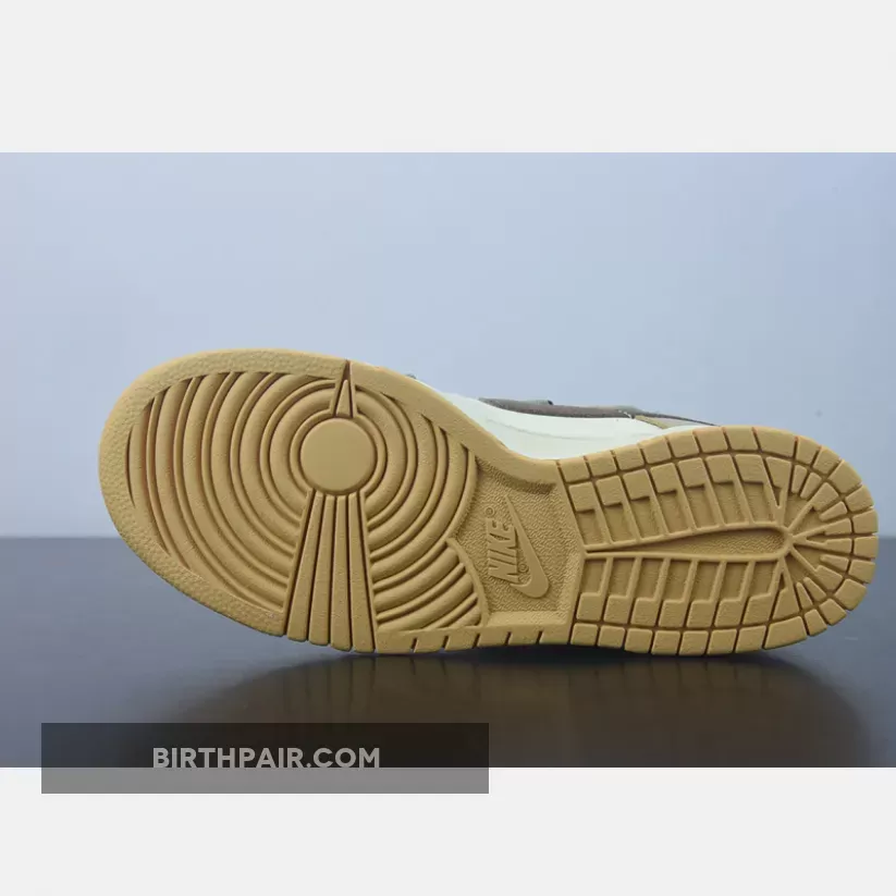 Brown And White Dunk Lows / Nike SB Dunk Low Prm 'Cashew Nut Flower' Beige Brown White