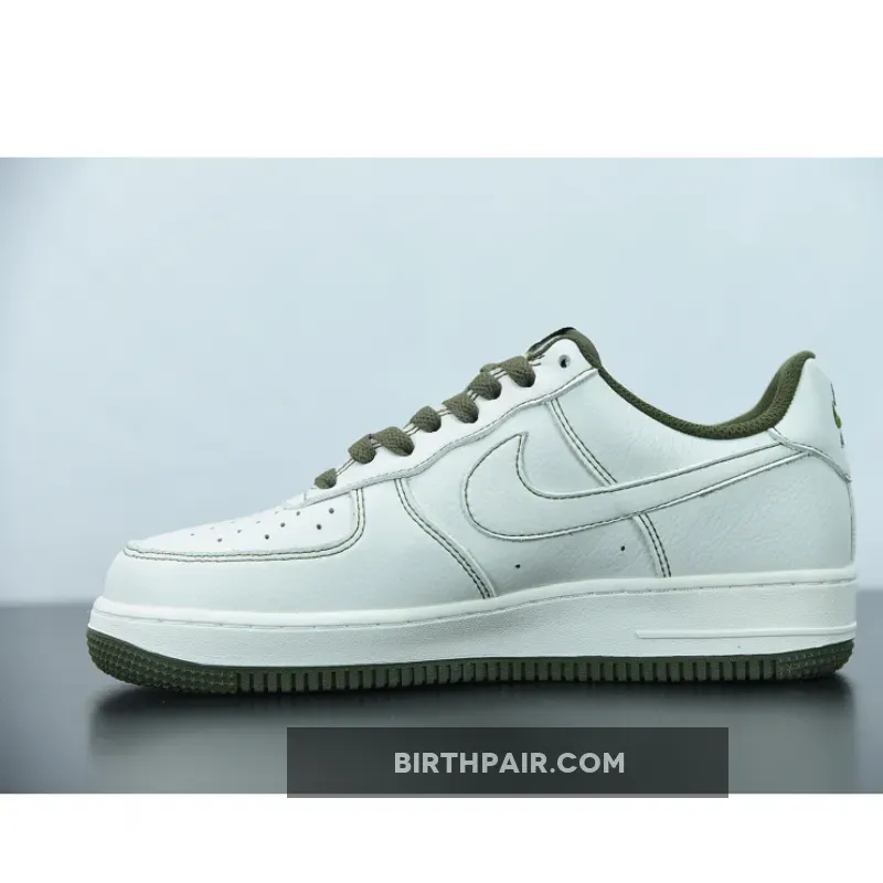 Undefeated x Nike Air Force 1 Low White Khaki / White And Khaki Air Force 1