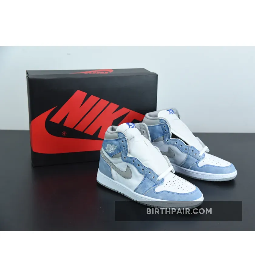 Air Jordan 1 Retro High OG "Hyper Royal" 555088-402