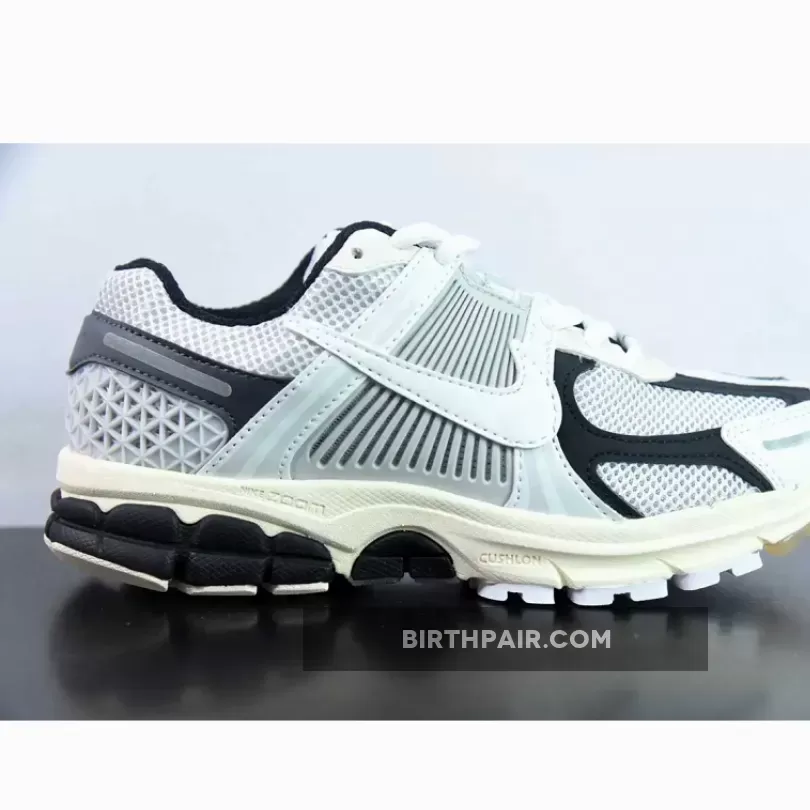 Zoom Vomero 5 Black / Nike Zoom Vomero 5 Supersonic Light Bone/Black